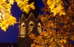 Stiftskirche-Herbstlaub-02