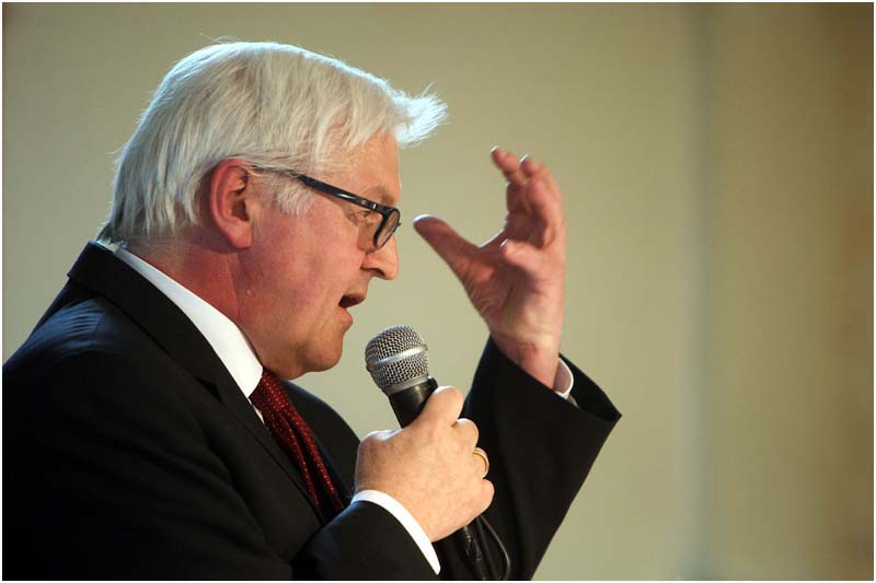 Steinmeier (52)